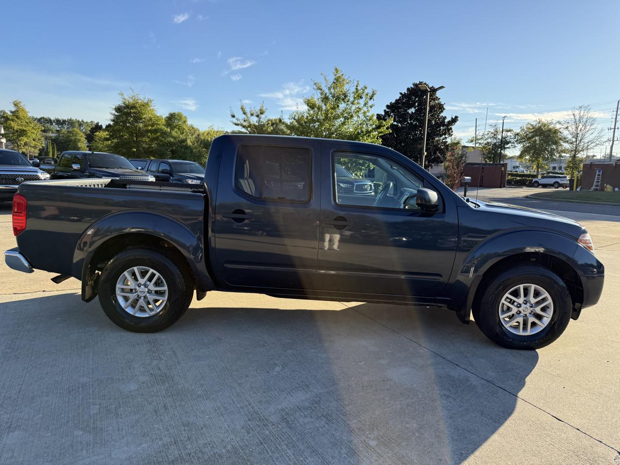 Nissan Frontier SV Crew Cab 2WD 2020