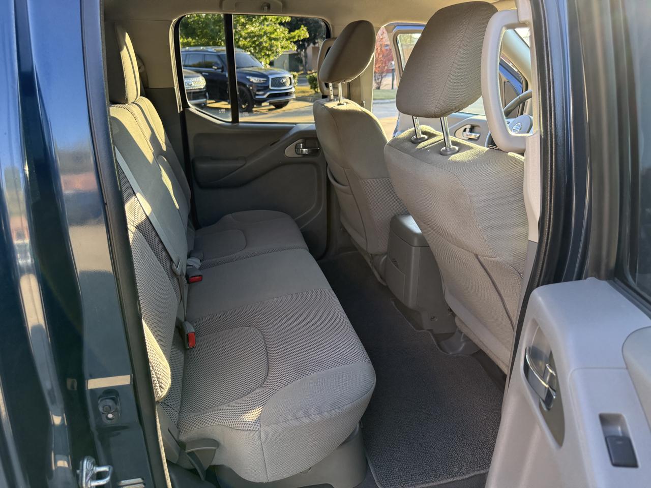 Nissan Frontier SV Crew Cab 2WD 2020