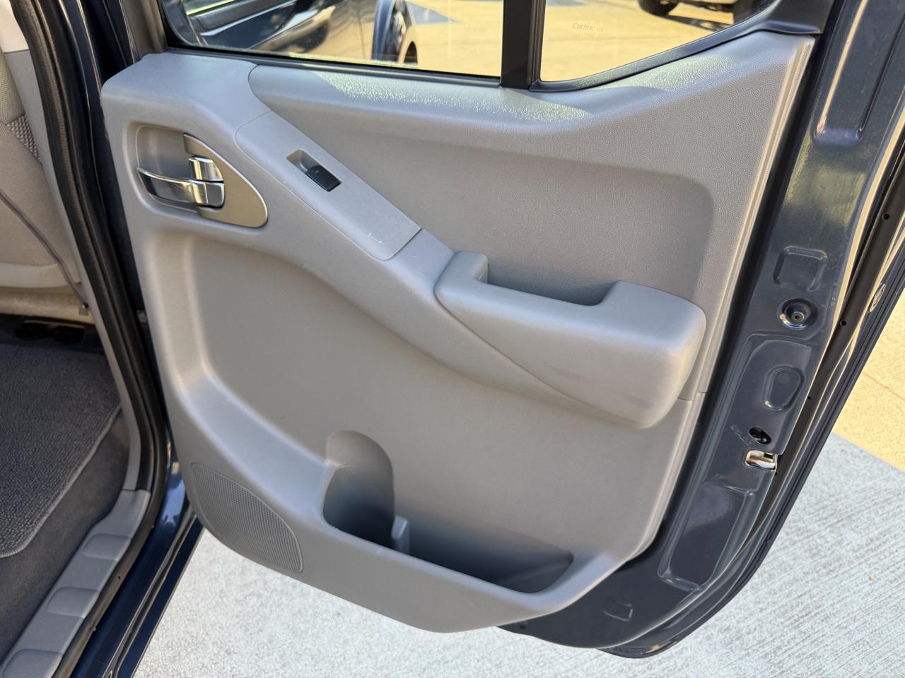 Nissan Frontier SV Crew Cab 2WD 2020