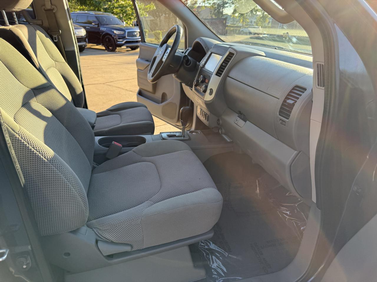 Nissan Frontier SV Crew Cab 2WD 2020