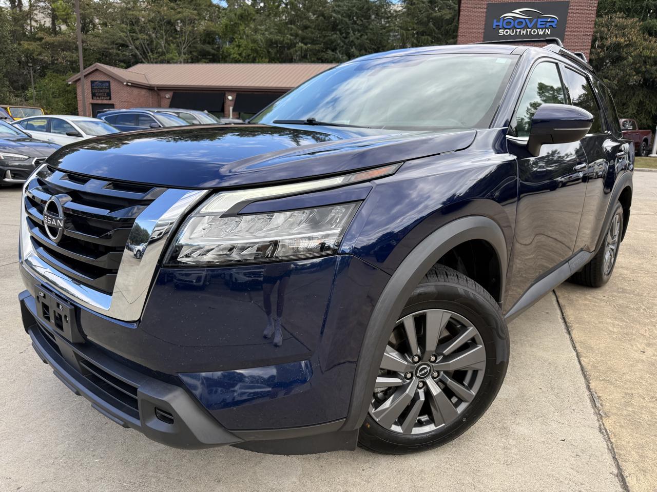 Nissan Pathfinder SV 2022