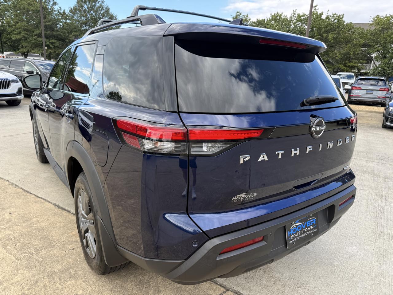Nissan Pathfinder SV 2022