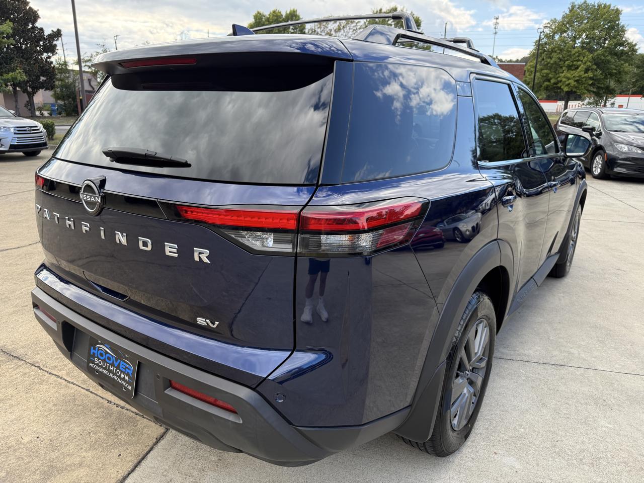 Nissan Pathfinder SV 2022