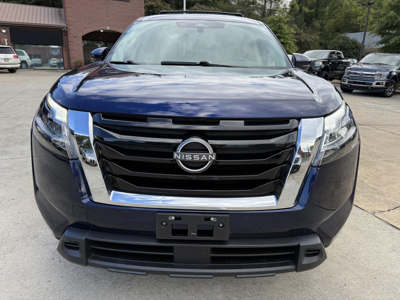 Nissan Pathfinder SV 2022