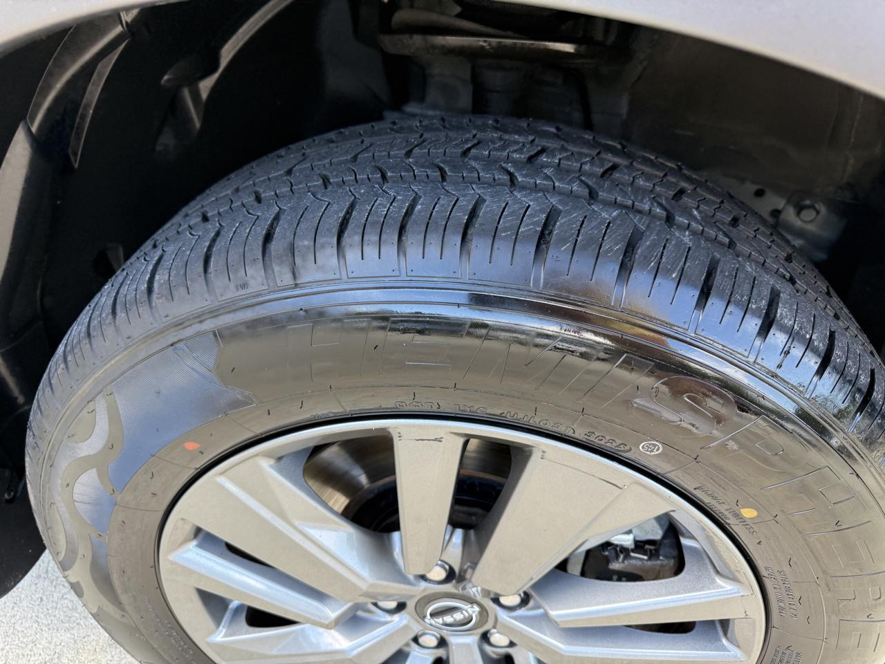 Nissan Pathfinder SV 2022