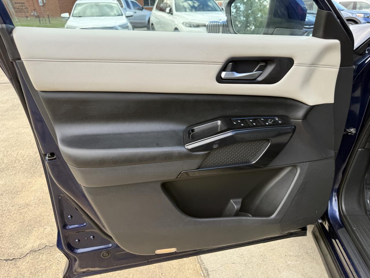 Nissan Pathfinder SV 2022