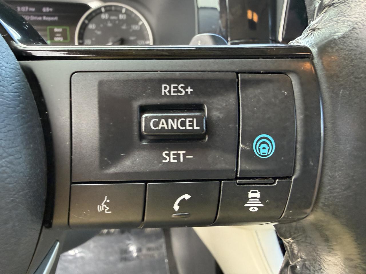 Nissan Pathfinder SV 2022