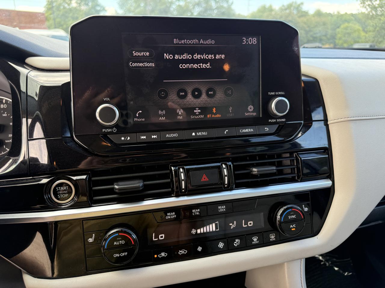 Nissan Pathfinder SV 2022