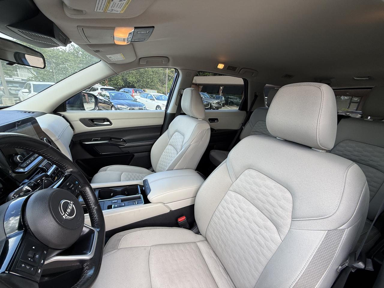 Nissan Pathfinder SV 2022