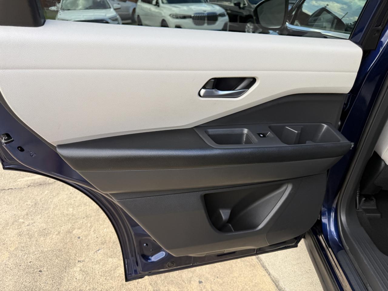 Nissan Pathfinder SV 2022