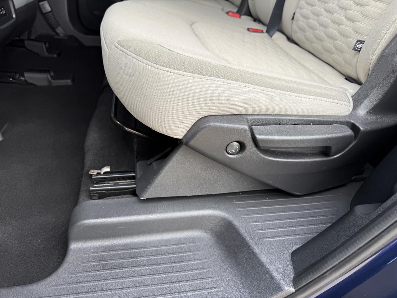 Nissan Pathfinder SV 2022