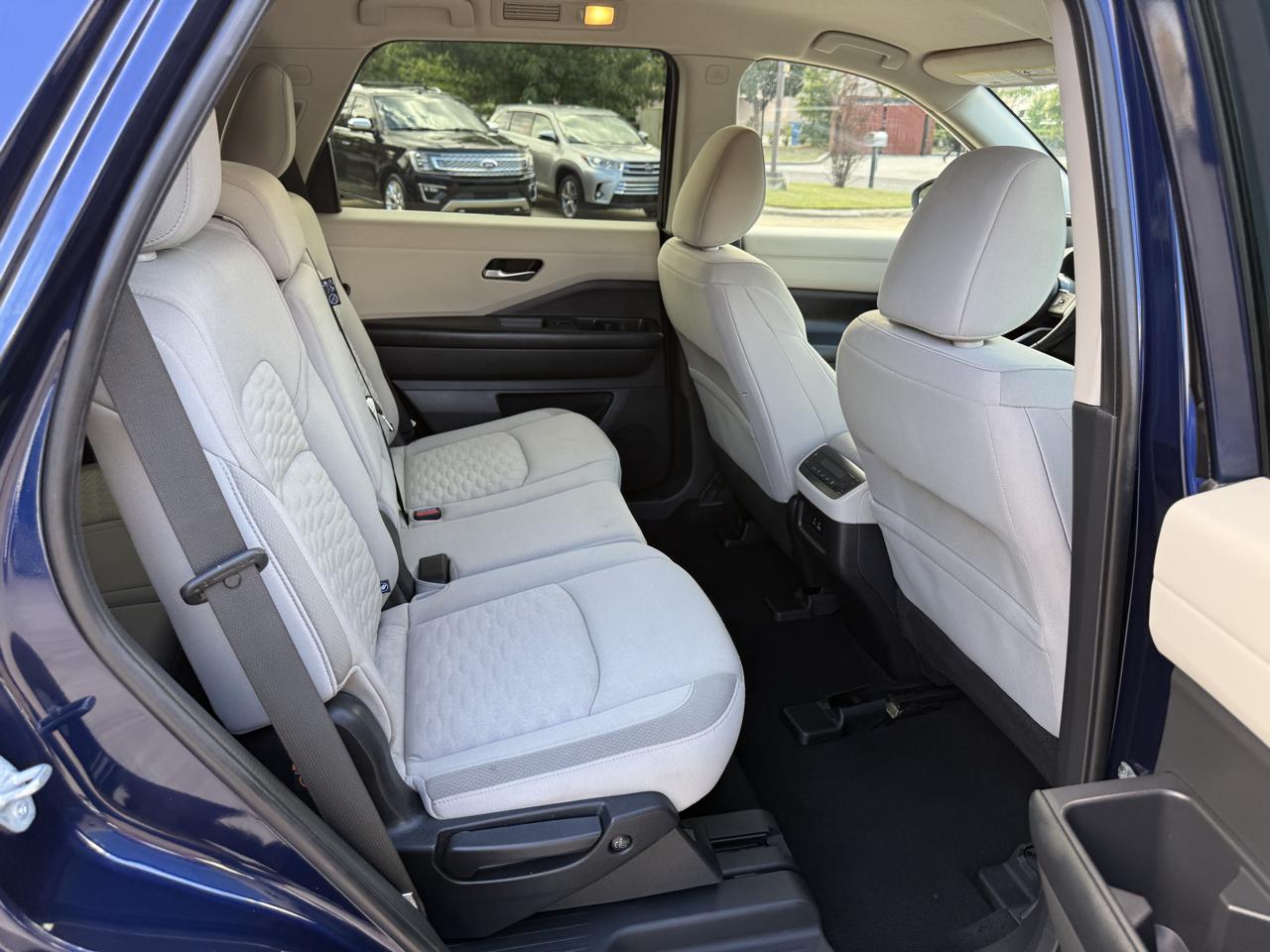 Nissan Pathfinder SV 2022
