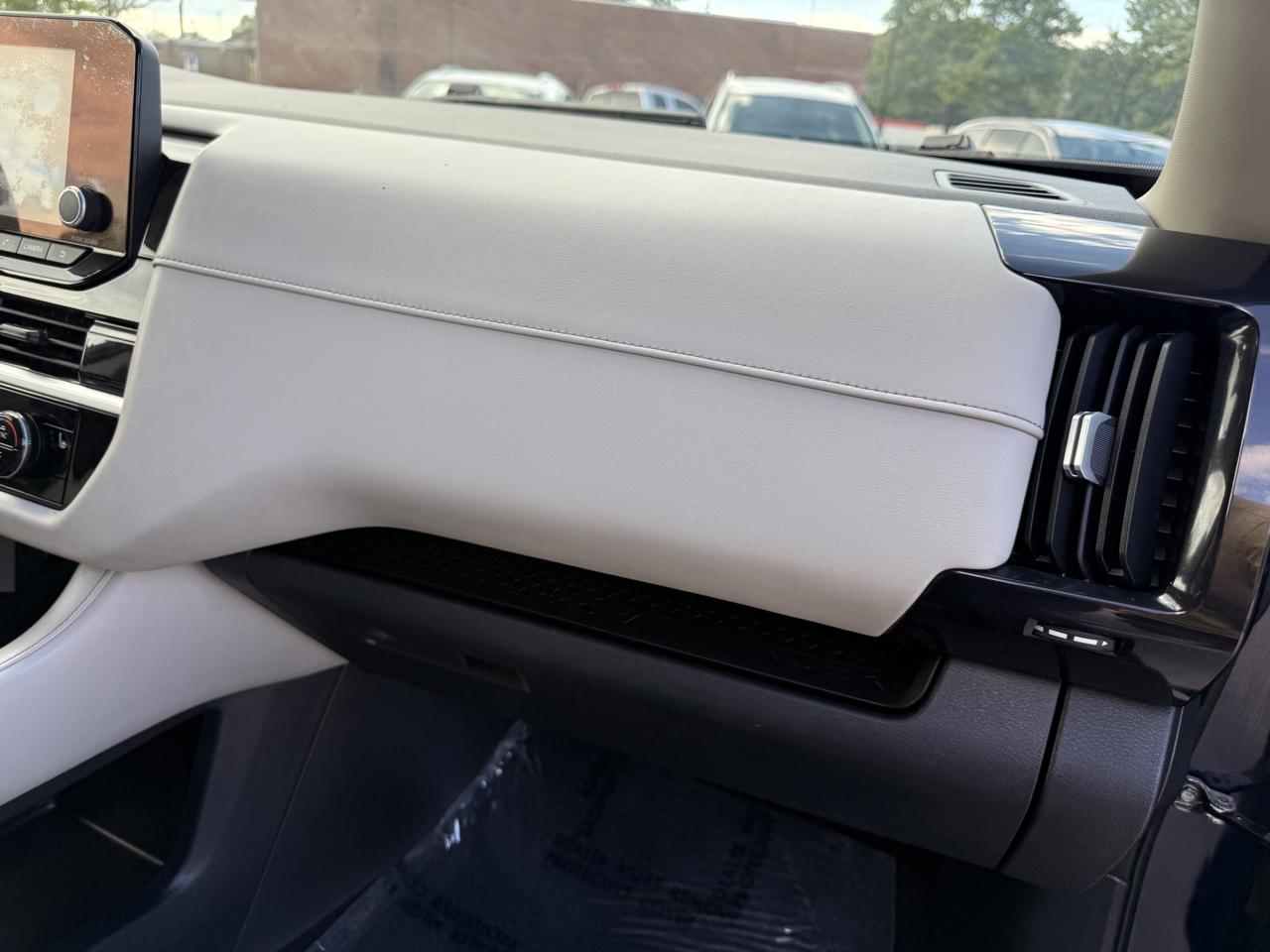 Nissan Pathfinder SV 2022
