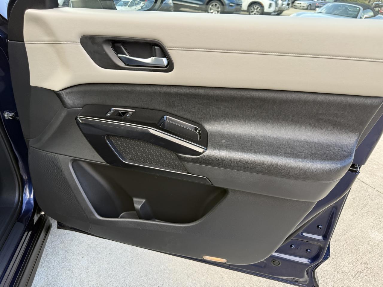 Nissan Pathfinder SV 2022