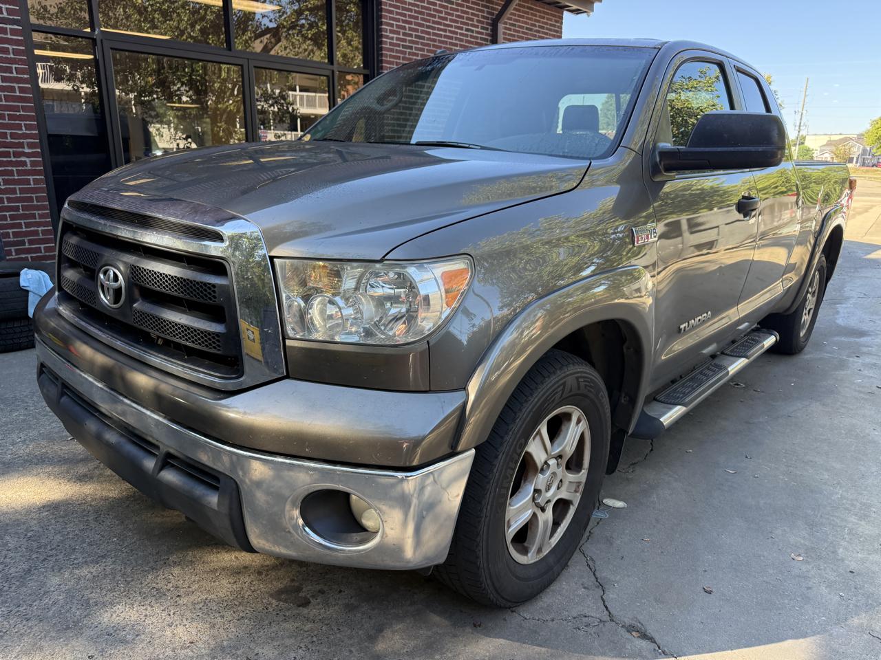 Toyota Tundra Tundra-Grade 5.7L Double Cab 2WD 2011