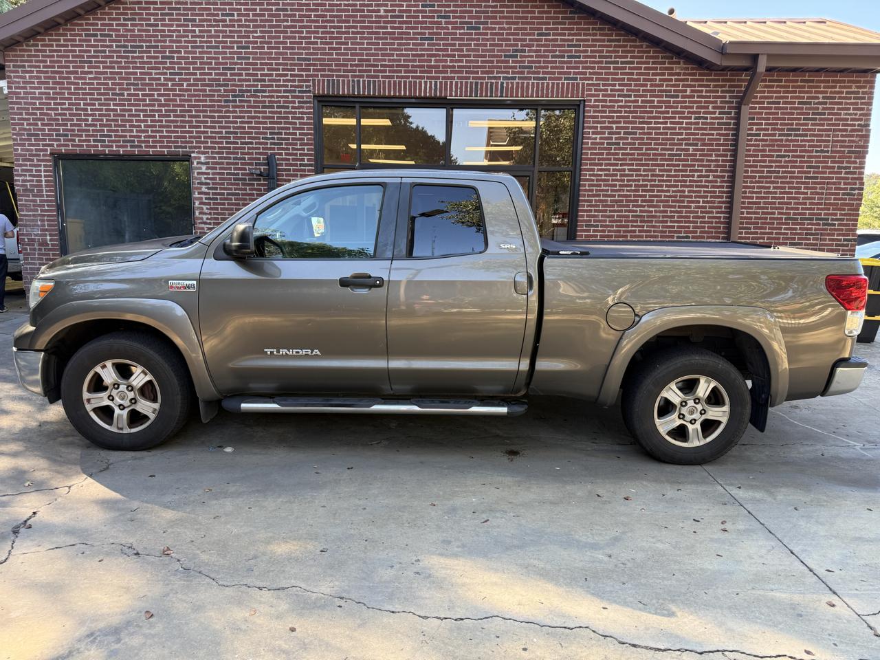 Toyota Tundra Tundra-Grade 5.7L Double Cab 2WD 2011
