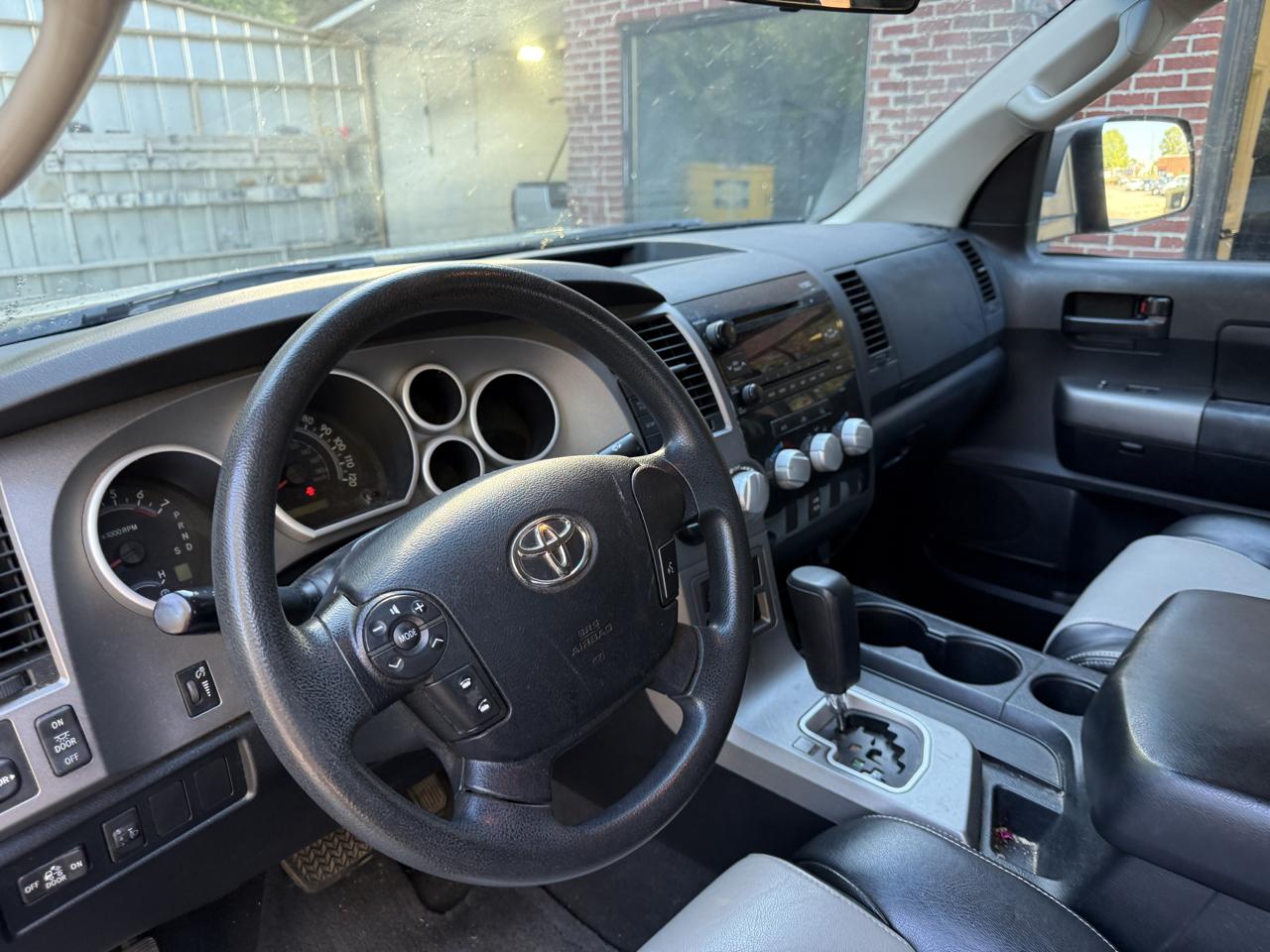 Toyota Tundra Tundra-Grade 5.7L Double Cab 2WD 2011