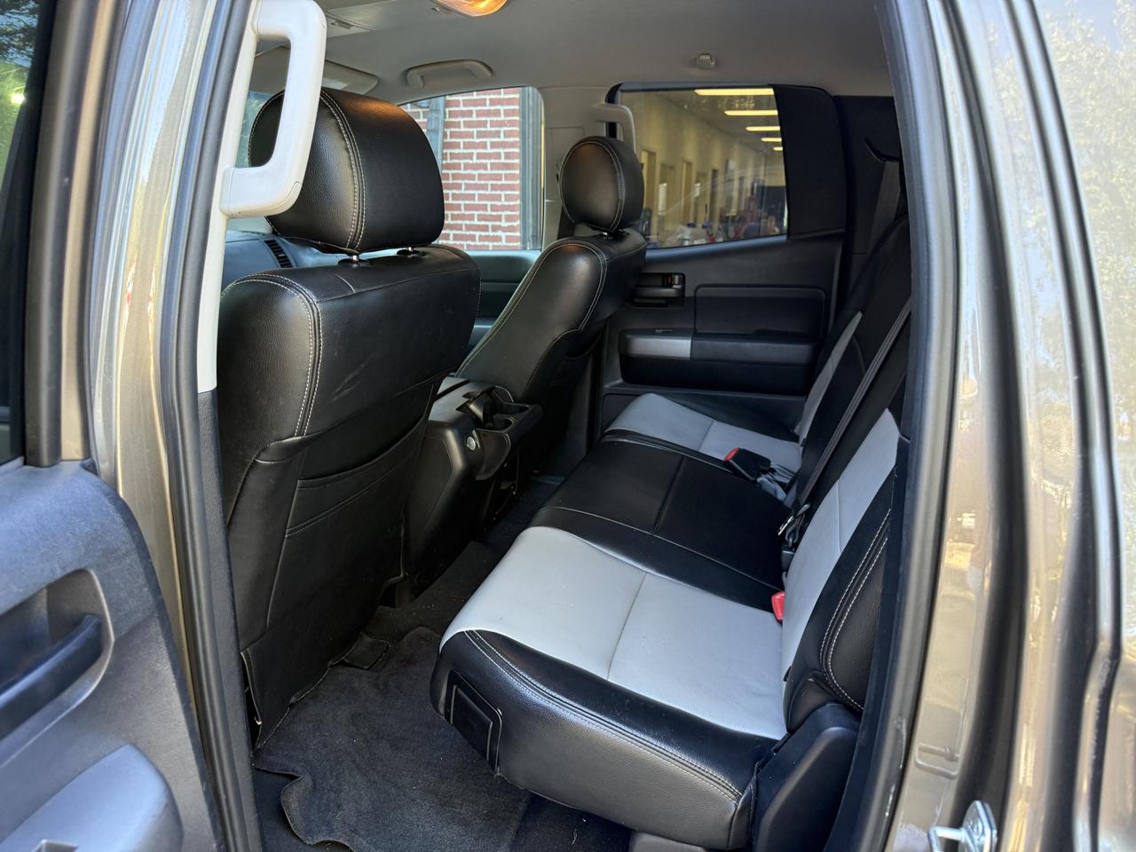 Toyota Tundra Tundra-Grade 5.7L Double Cab 2WD 2011