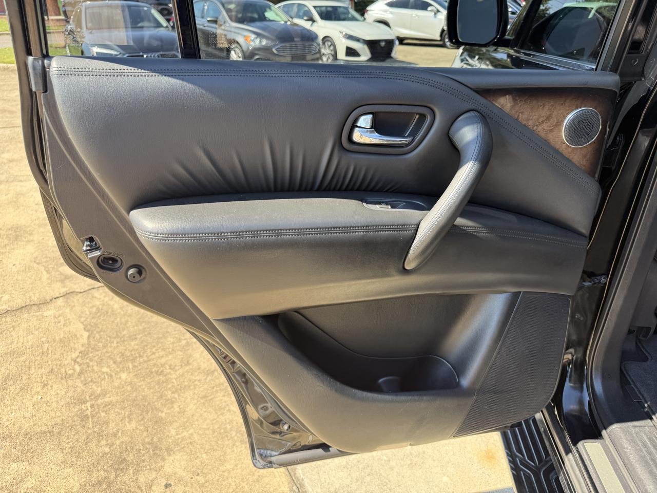 Infiniti QX80 2WD 2014