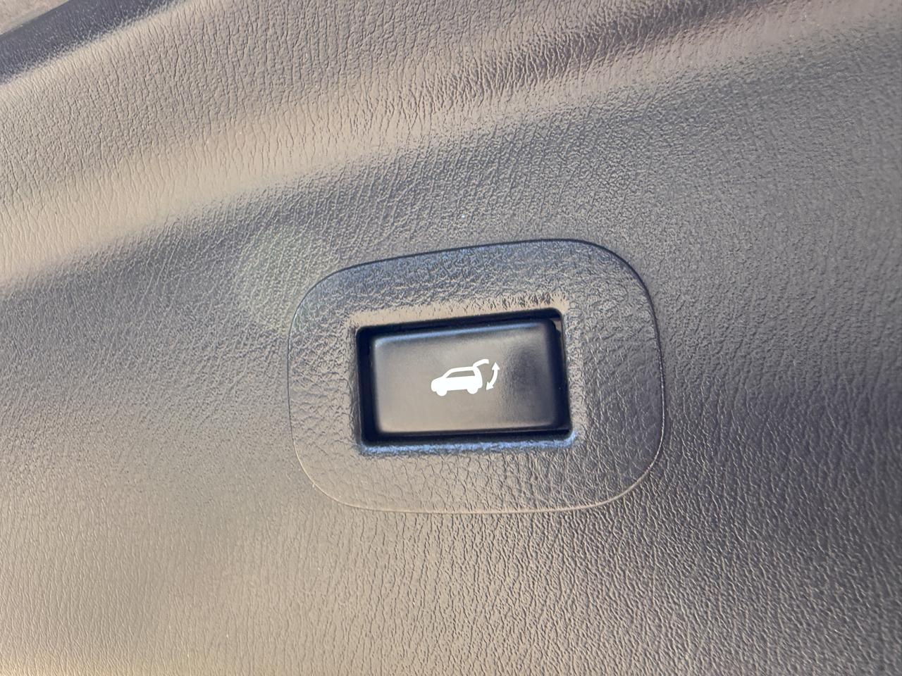 Infiniti QX80 2WD 2014