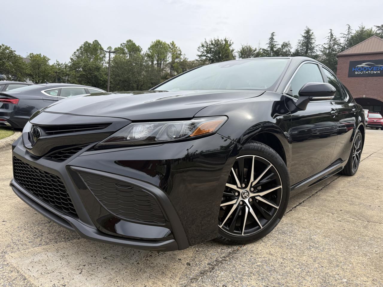 Toyota Camry SE 2023