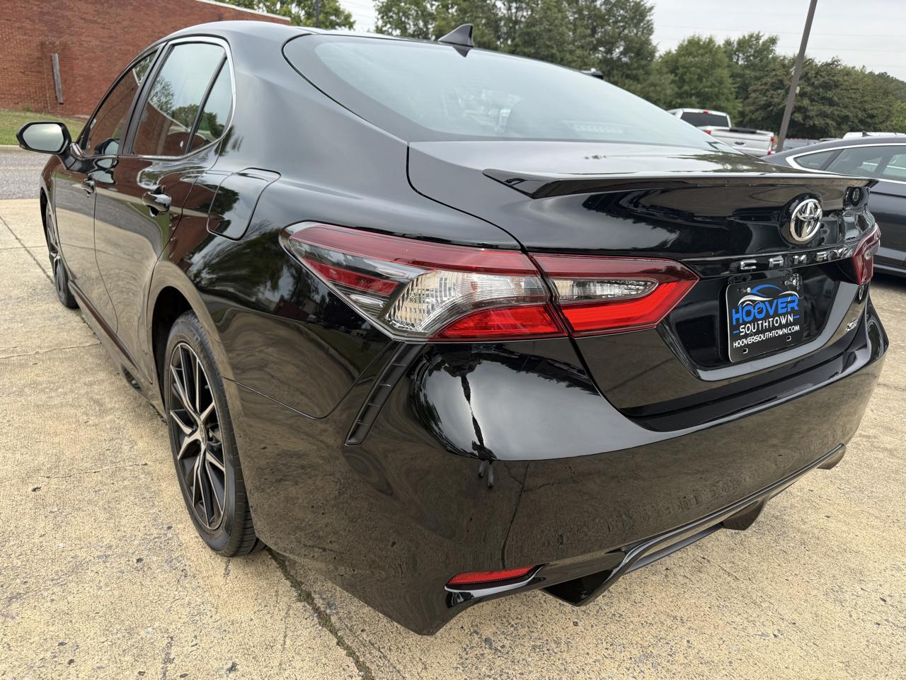 Toyota Camry SE 2023
