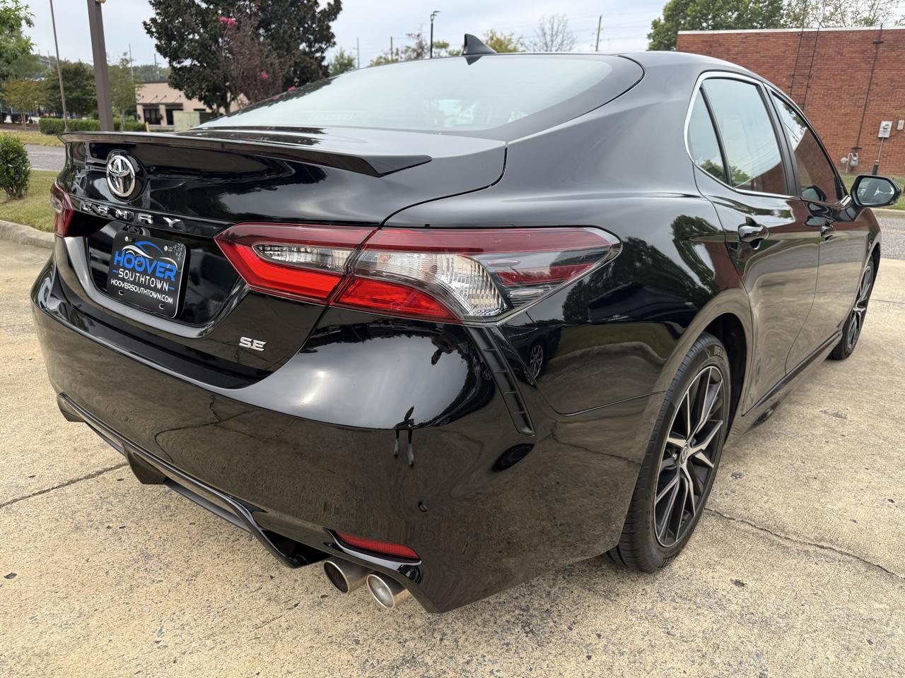 Toyota Camry SE 2023