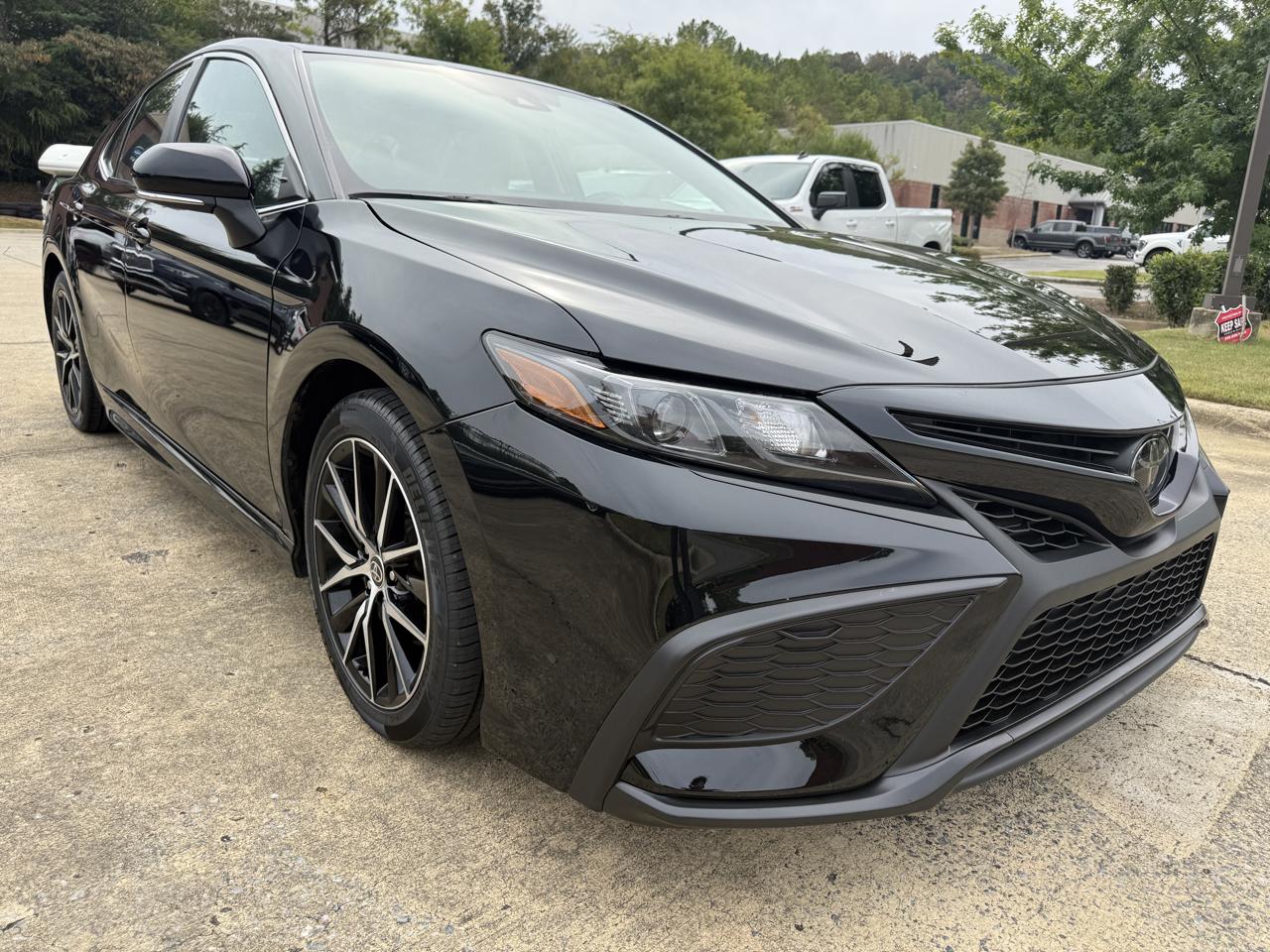 Toyota Camry SE 2023