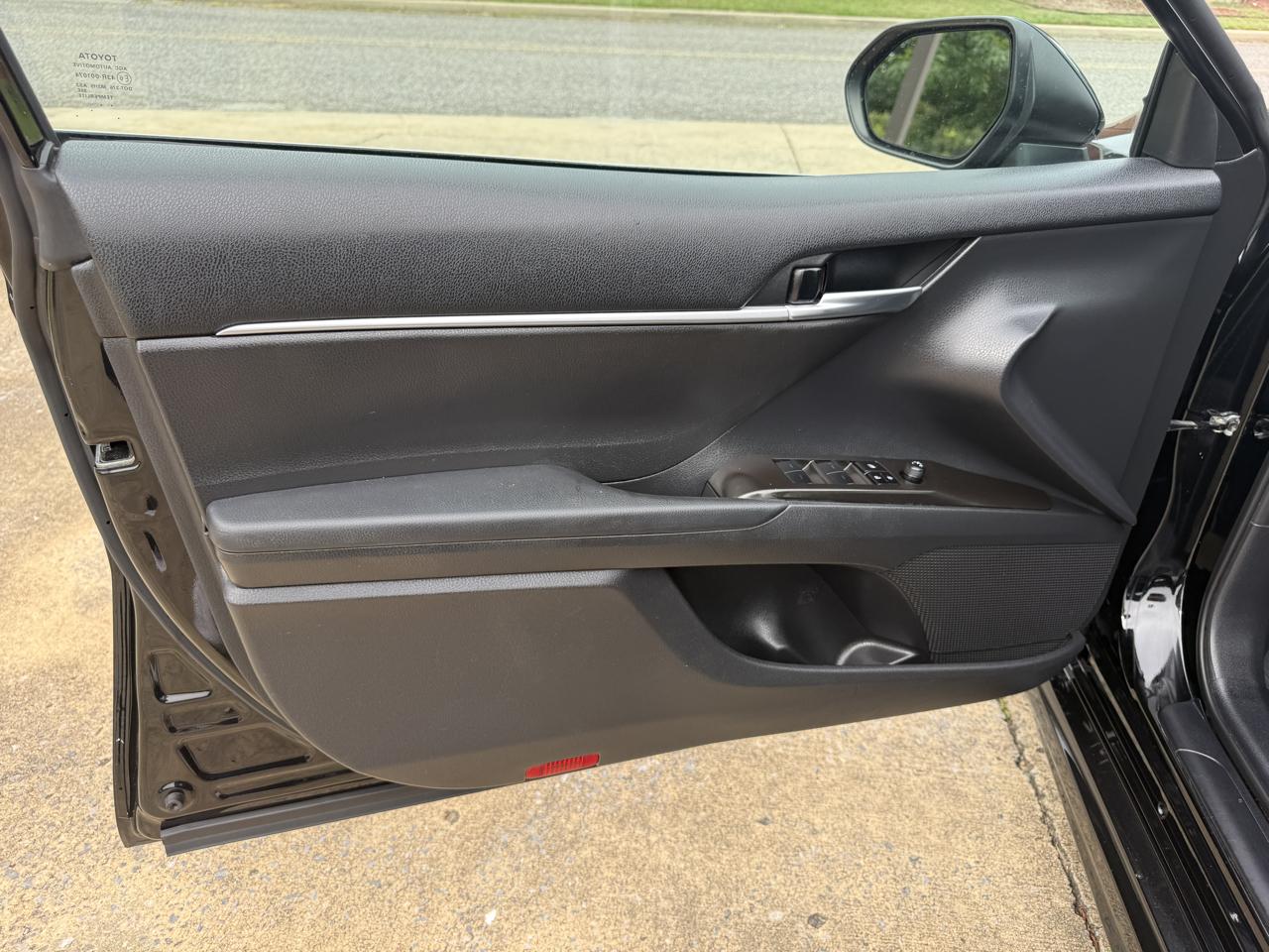 Toyota Camry SE 2023