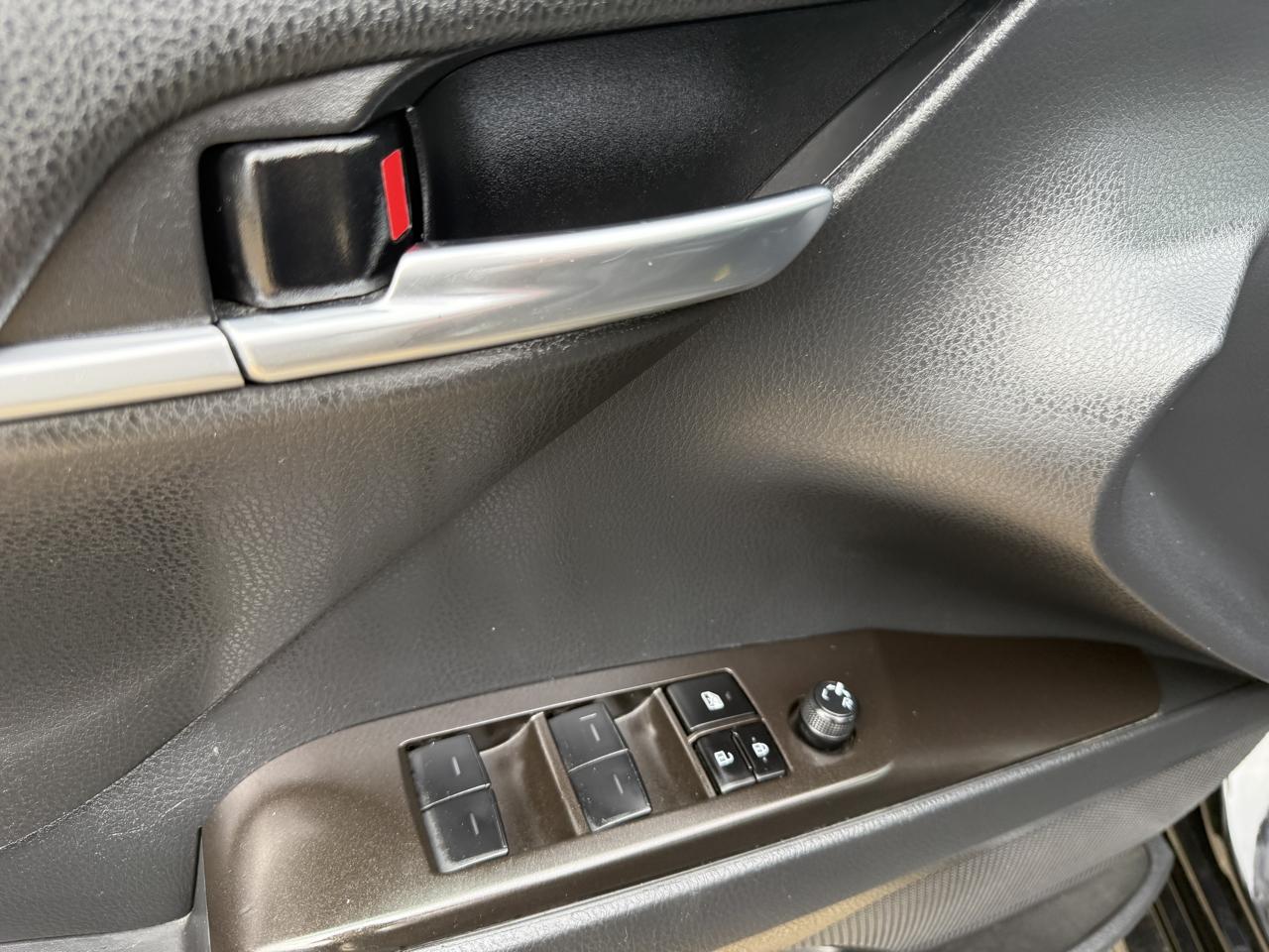 Toyota Camry SE 2023