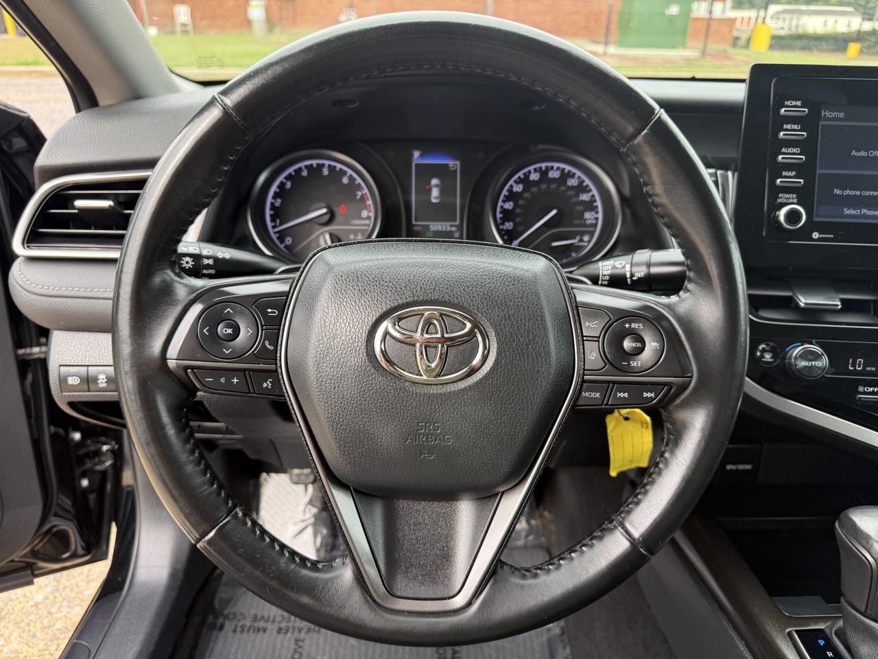 Toyota Camry SE 2023