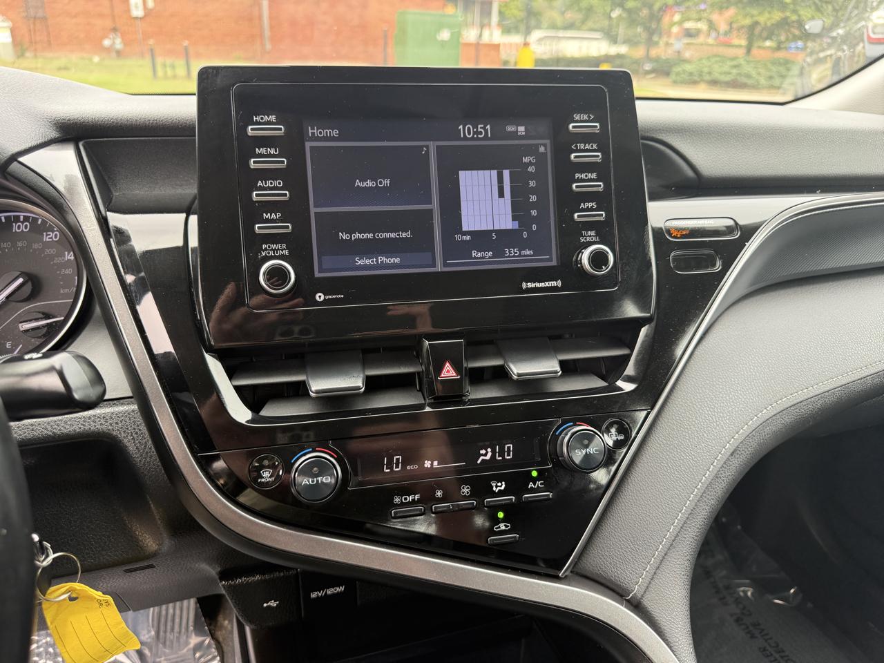 Toyota Camry SE 2023