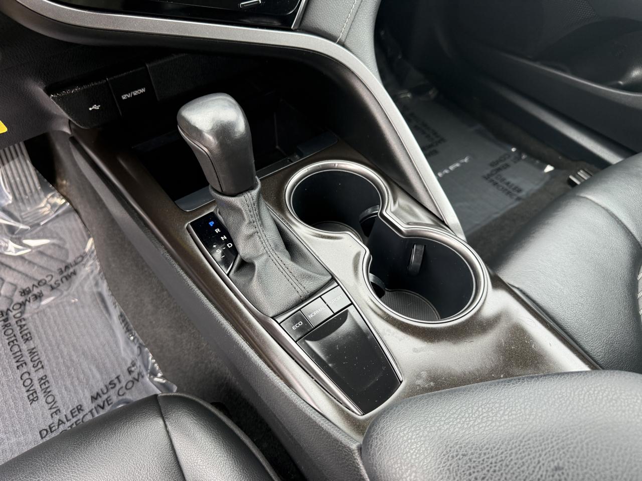 Toyota Camry SE 2023