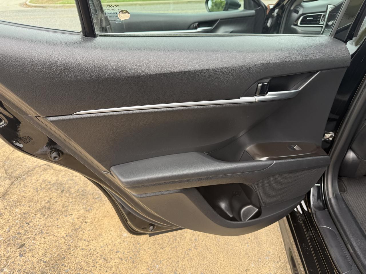Toyota Camry SE 2023