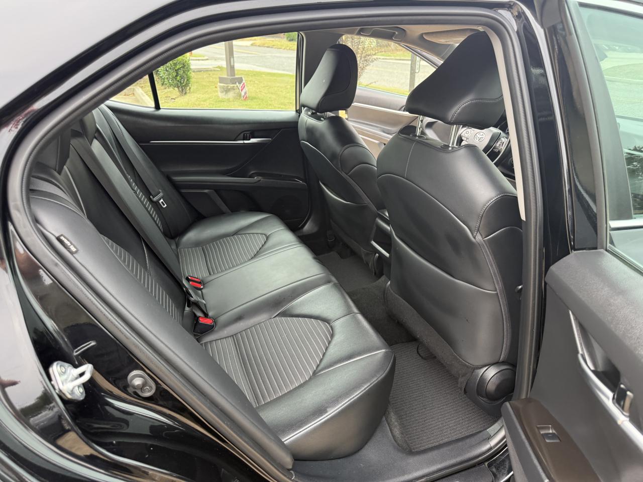 Toyota Camry SE 2023