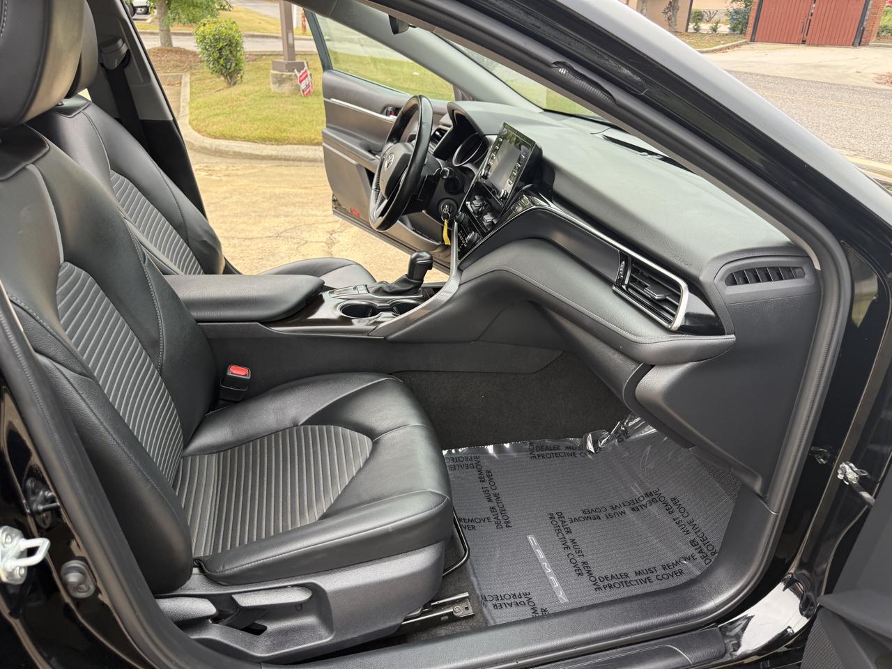 Toyota Camry SE 2023
