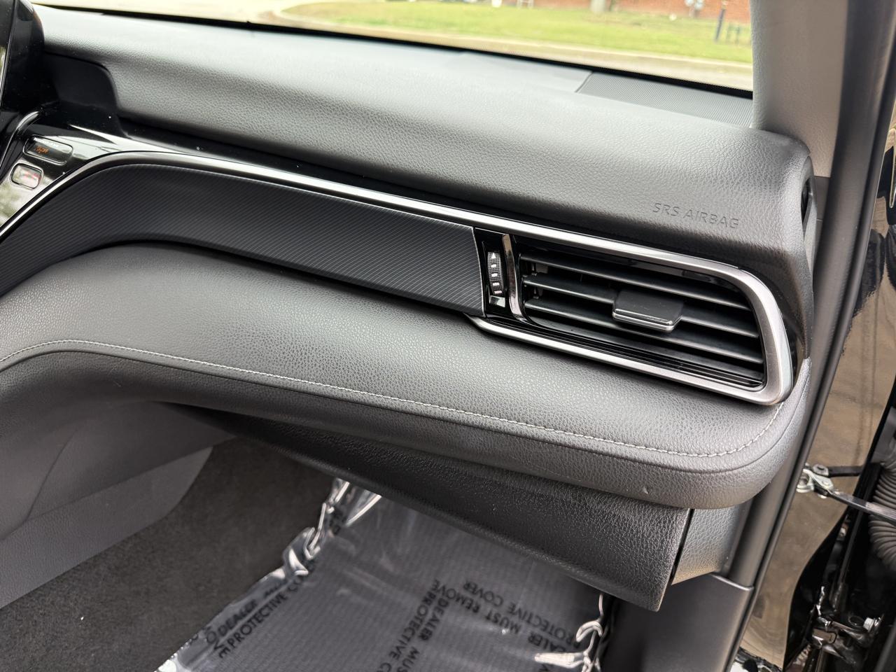 Toyota Camry SE 2023