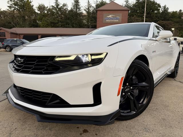 White 2021 Chevrolet Camaro Coupe Rear-Wheel Drive 6-Speed Manual