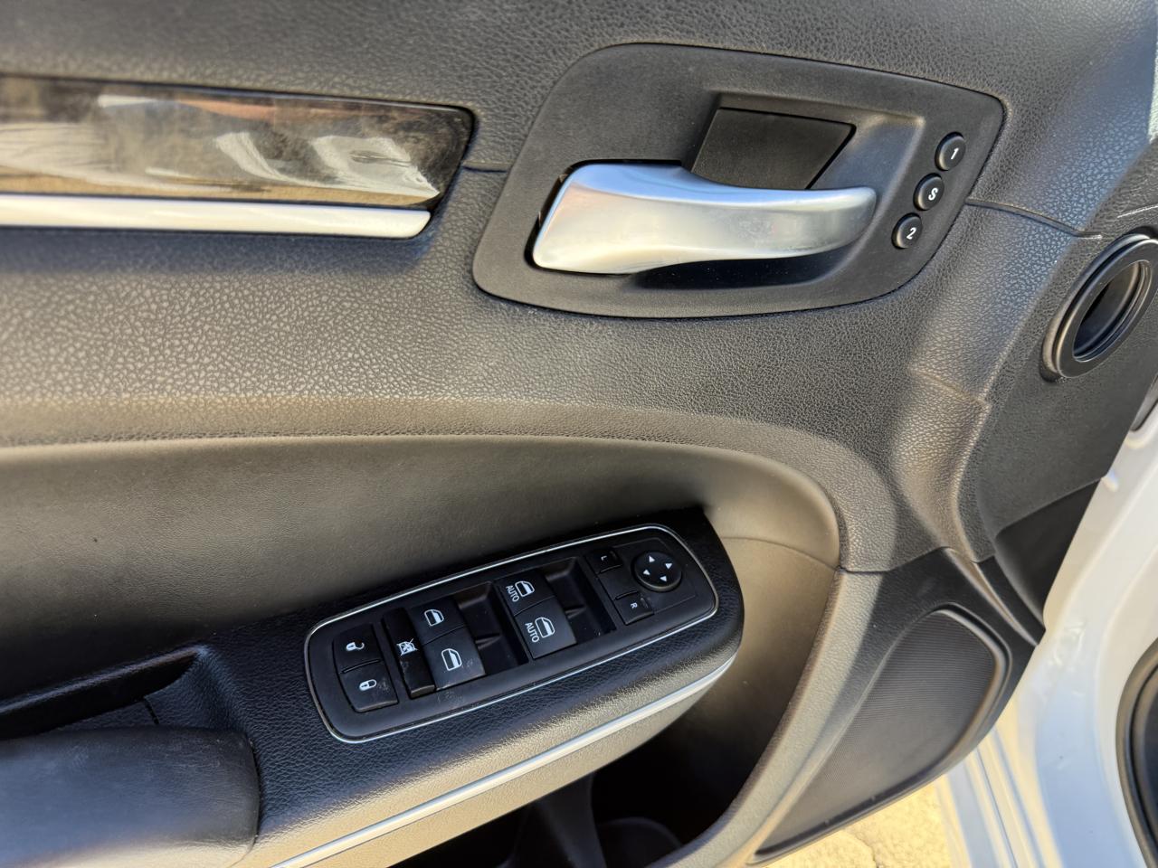 Chrysler 300 Touring L 2023