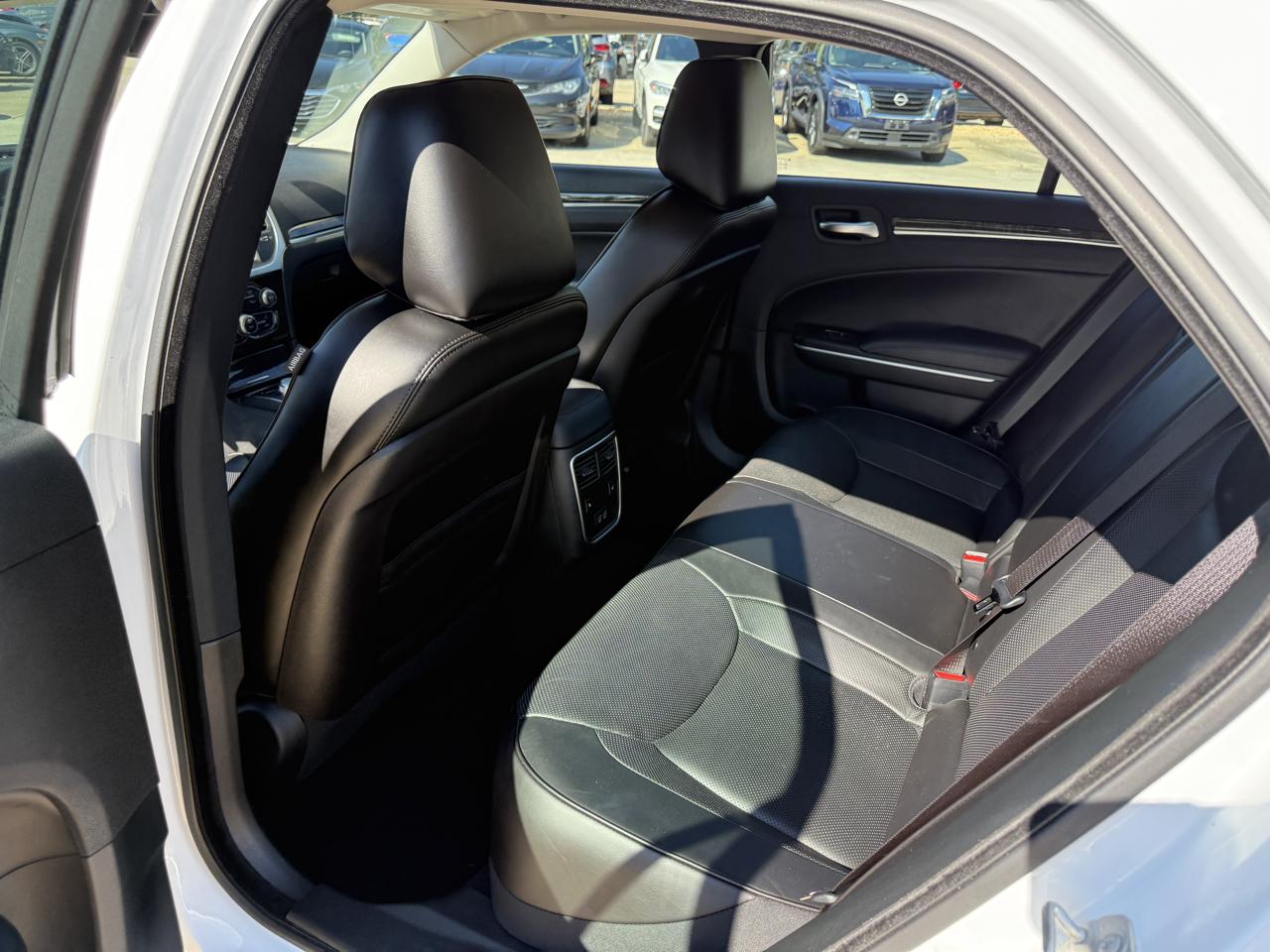 Chrysler 300 Touring L 2023