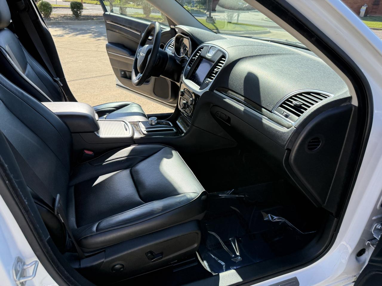 Chrysler 300 Touring L 2023