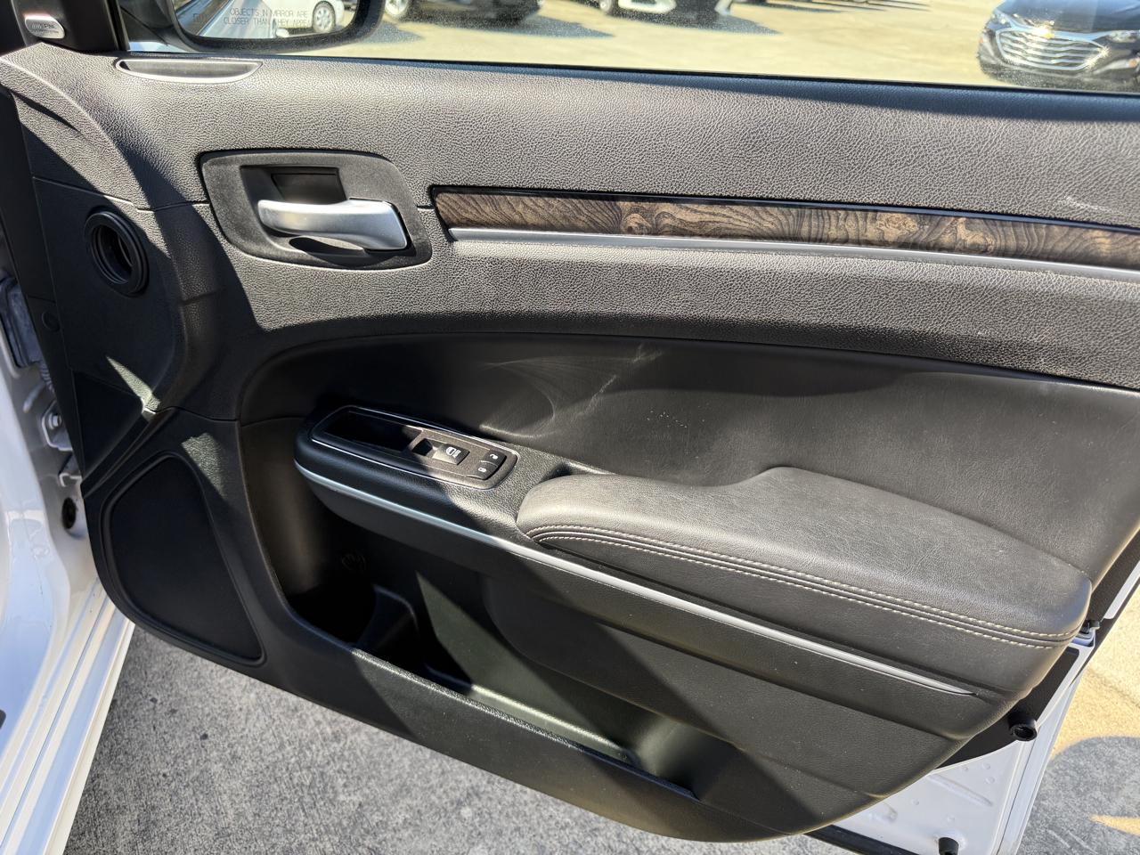 Chrysler 300 Touring L 2023