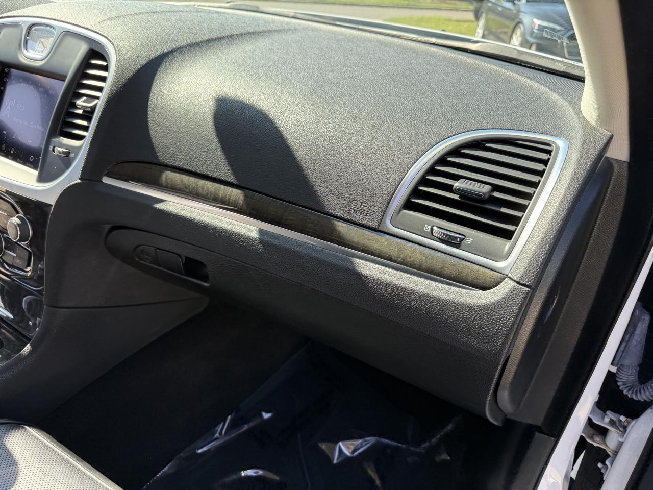 Chrysler 300 Touring L 2023