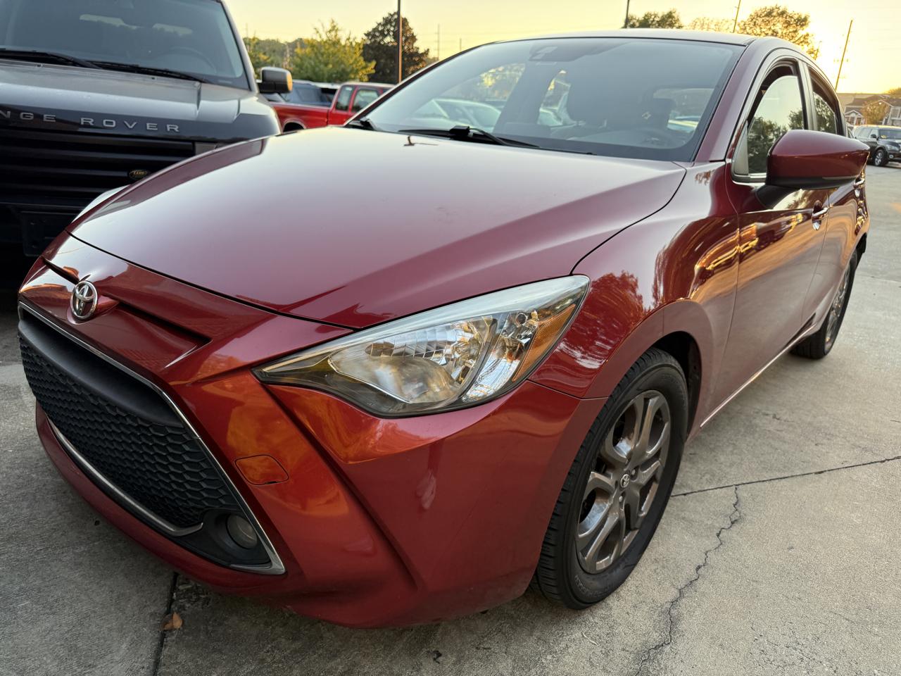 Toyota Yaris LE Hatchback 2020