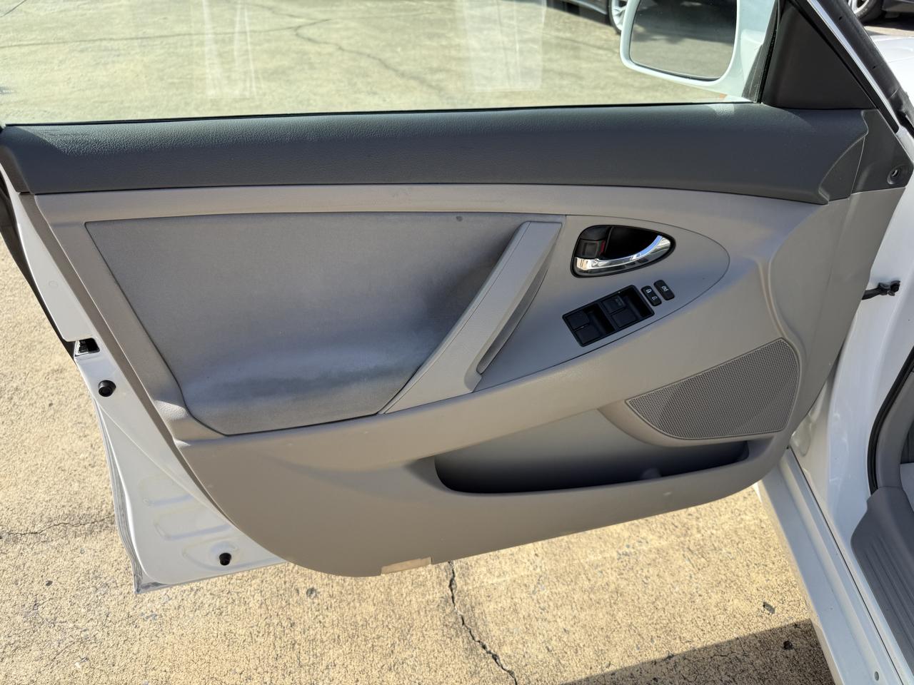 Toyota Camry Base 4D Sedan 2009