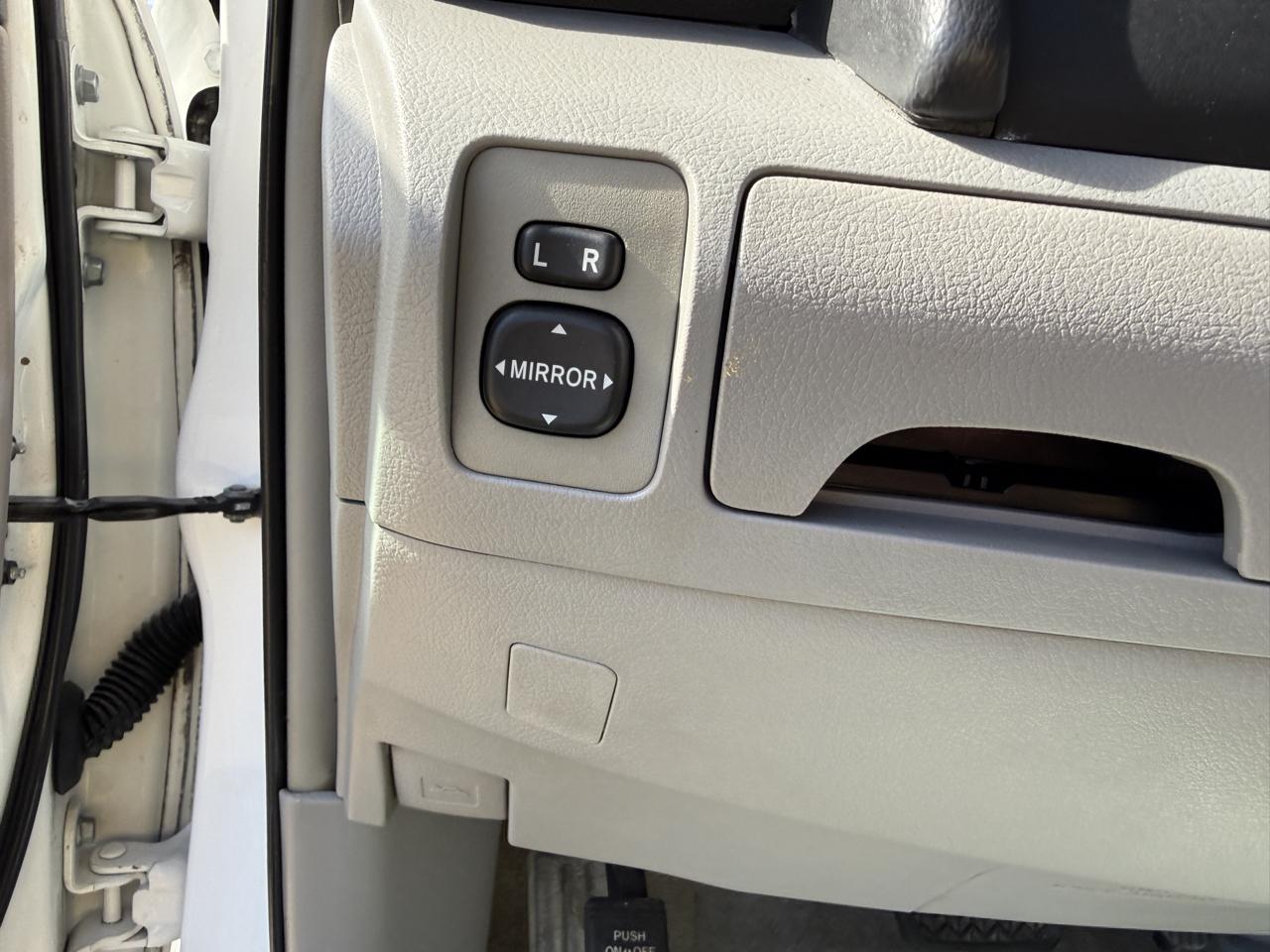 Toyota Camry Base 4D Sedan 2009