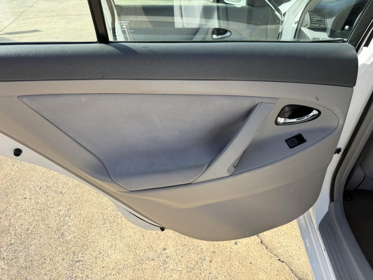 Toyota Camry Base 4D Sedan 2009