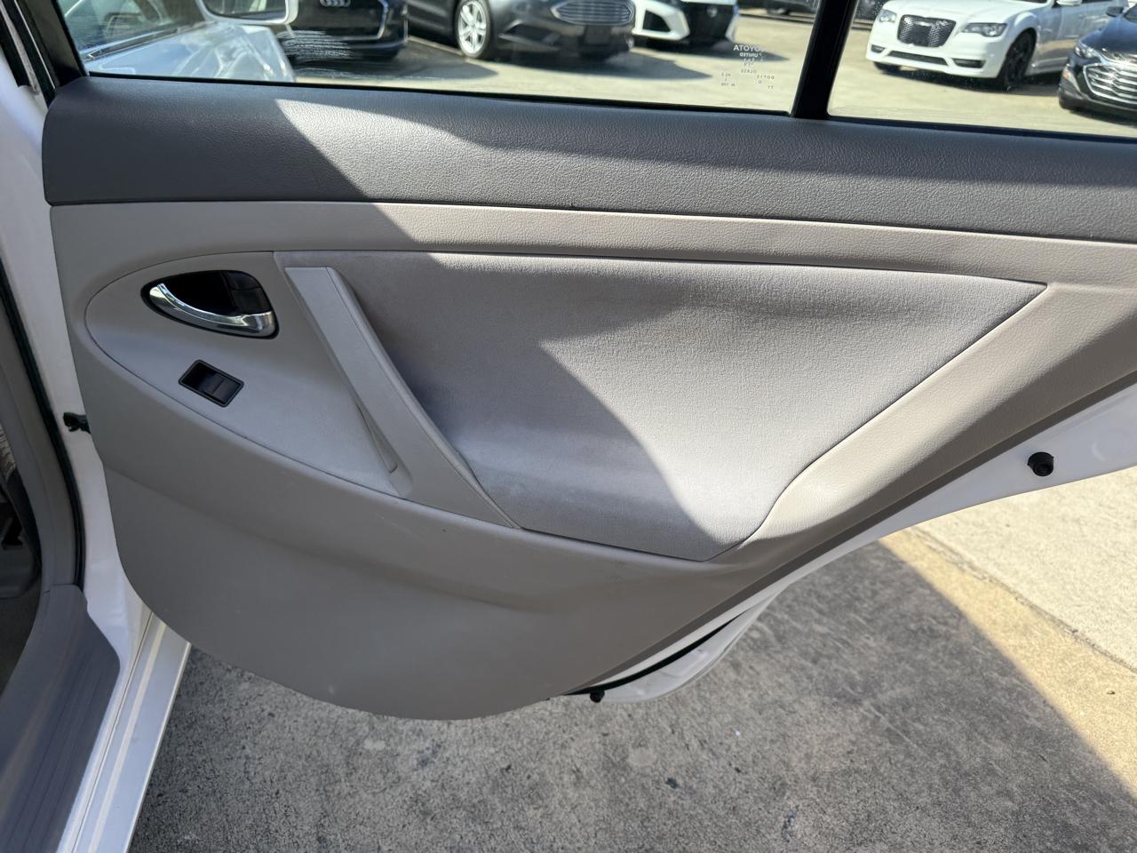 Toyota Camry Base 4D Sedan 2009