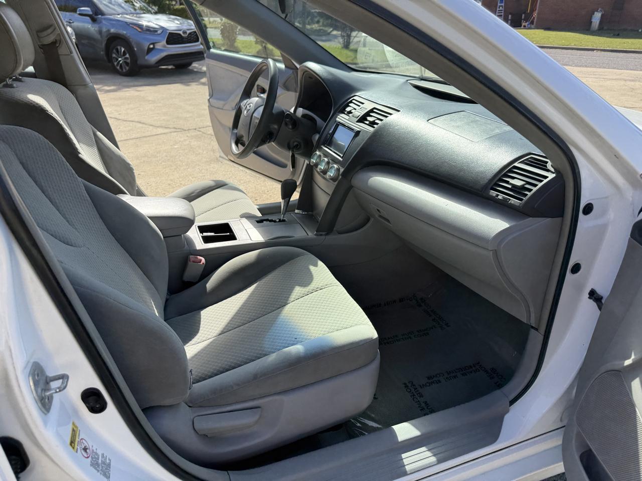 Toyota Camry Base 4D Sedan 2009