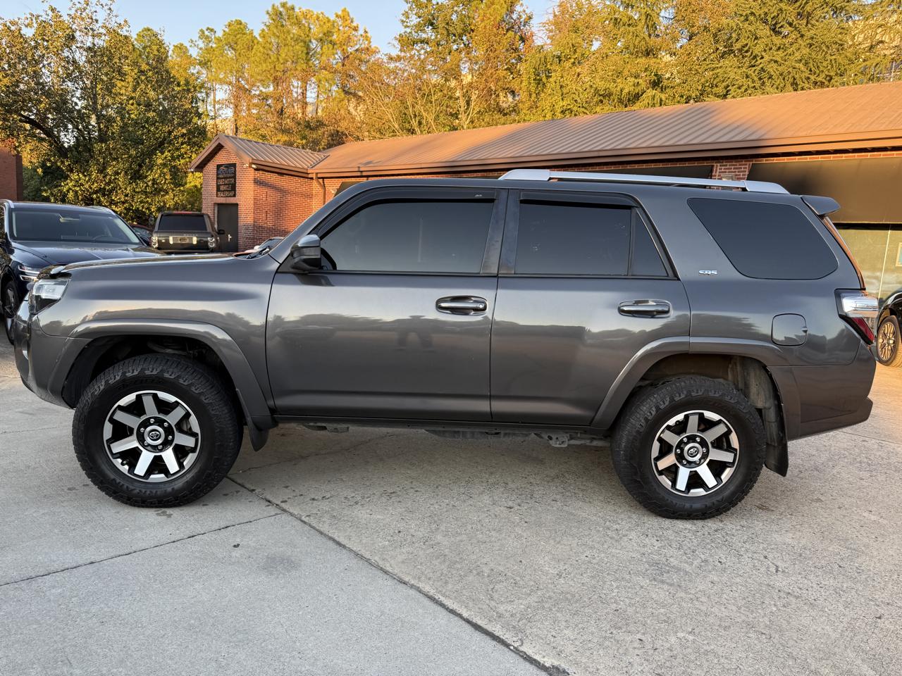 Toyota 4Runner SR5 2WD 2017